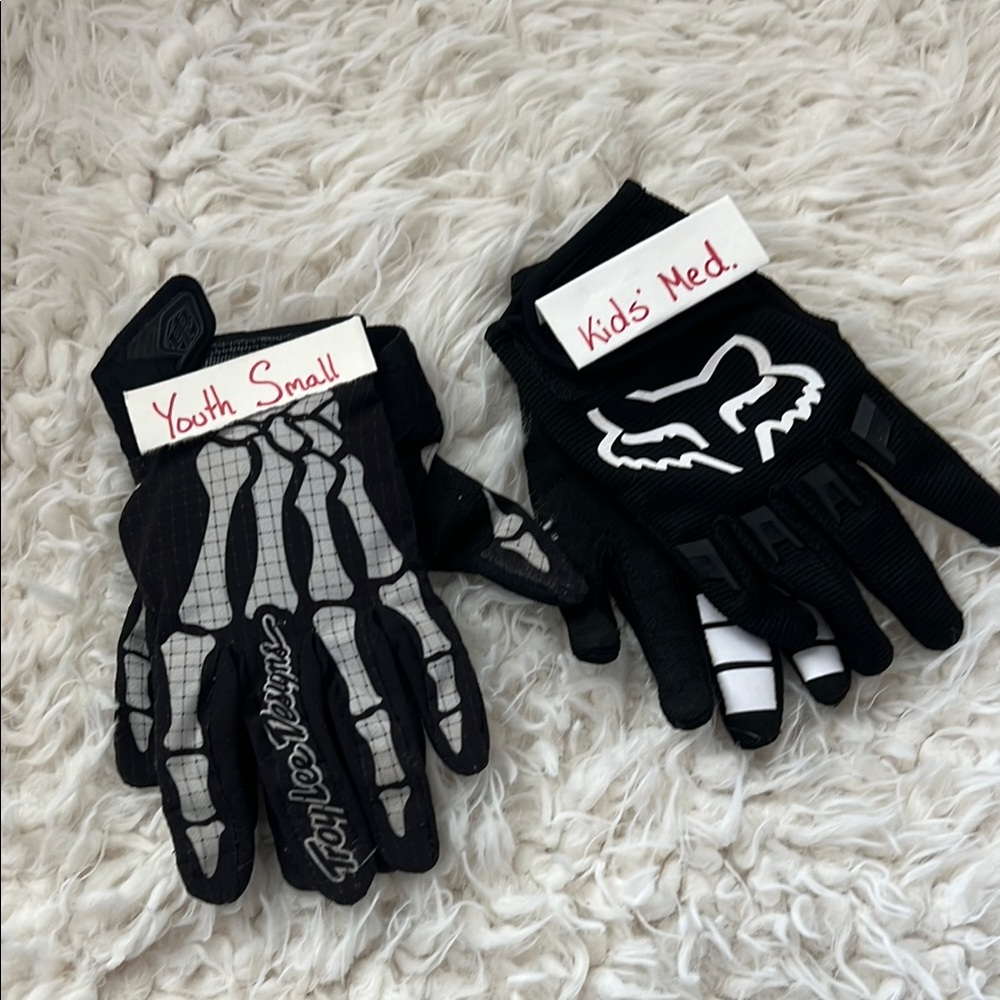 Fox Black and White Skeleton Mittens
